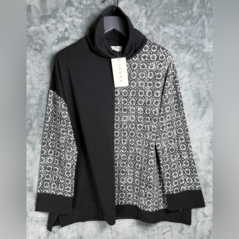 🆕 TERRA Knit Pullover With Geometric Color Block